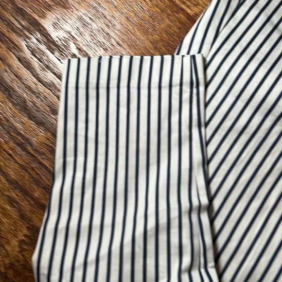 Striped jeans that ride on your hip - Picture 5 of 5